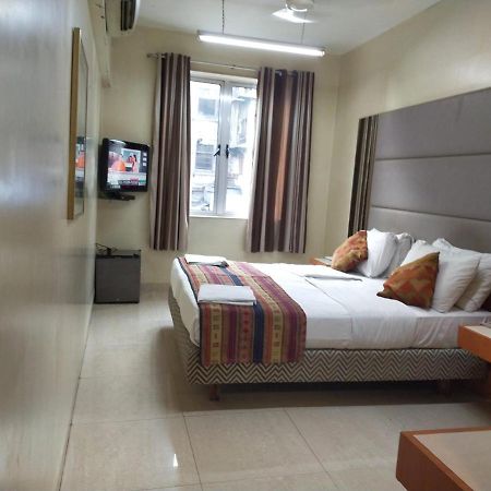 Empire Hotel มุมไบ ภายนอก รูปภาพ