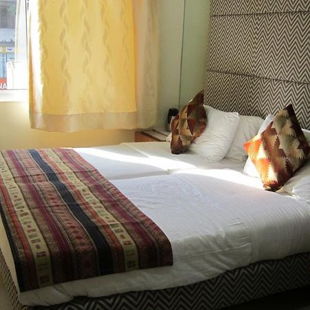 Empire Hotel มุมไบ ห้อง รูปภาพ