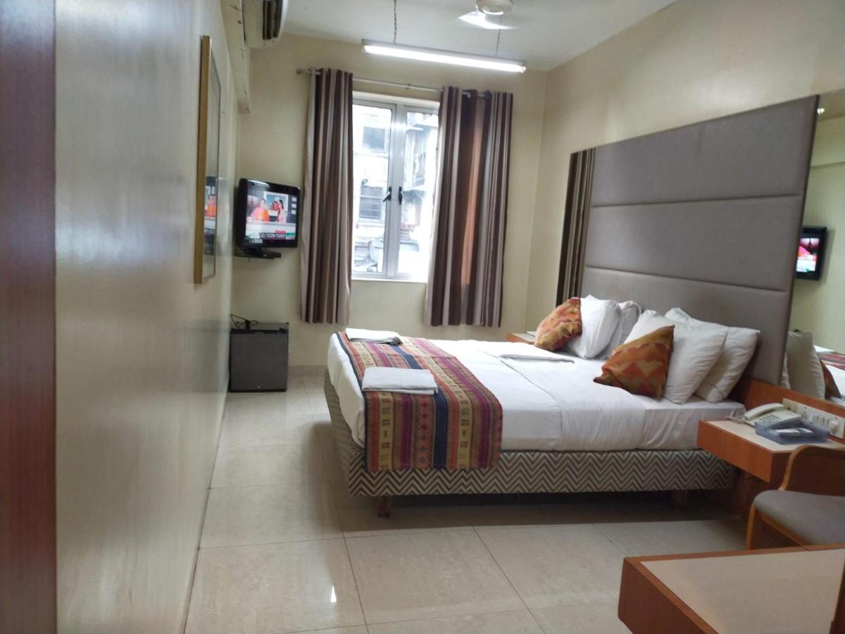 Empire Hotel มุมไบ ภายนอก รูปภาพ